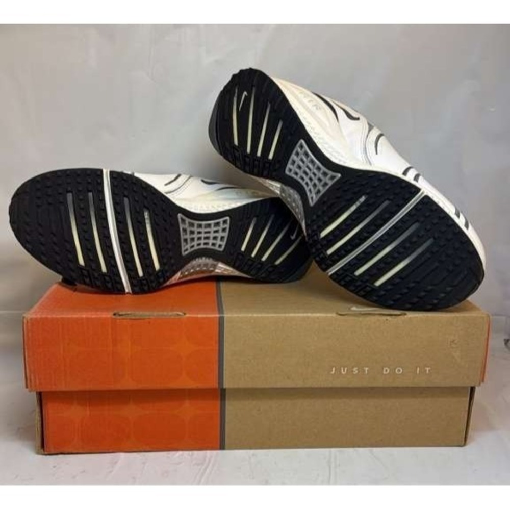 Nike A Repetr 3/4 HI Sneakers White/Black/Silver Womens Size 9 (171542-101)